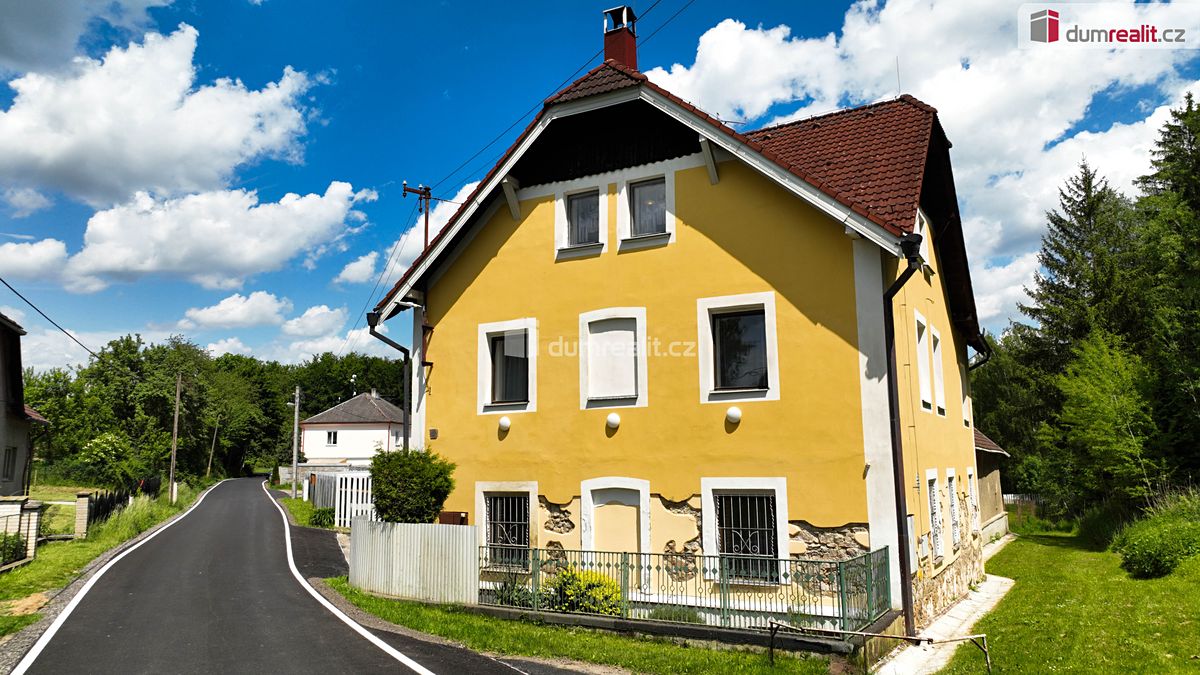 Prodej rodinného domu 505 m², pozemek 4038 m²